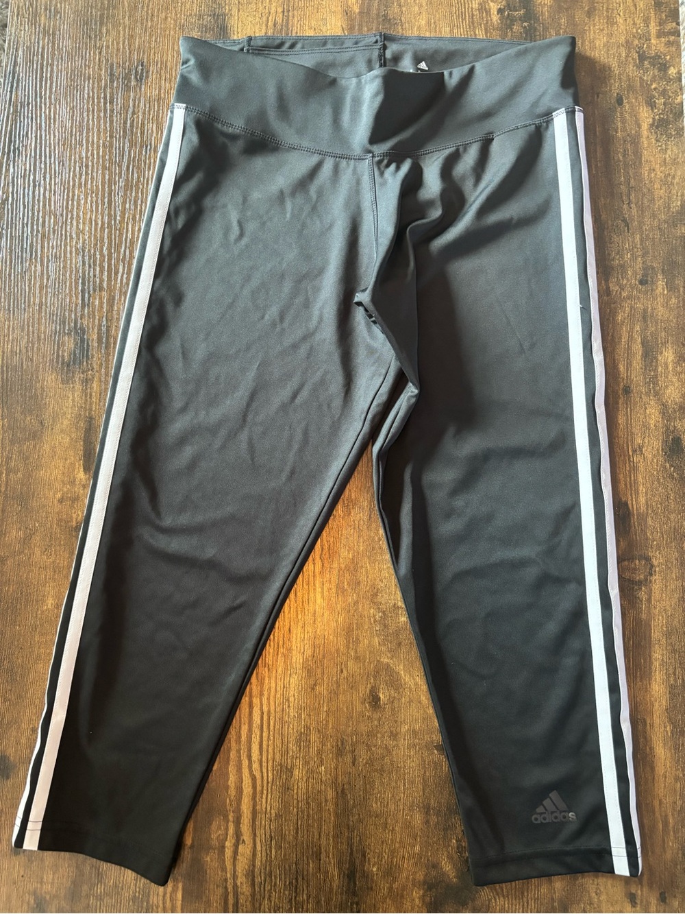 Adidas Women’s Black Athletic Capri Leggings with Side Stripes size Medium